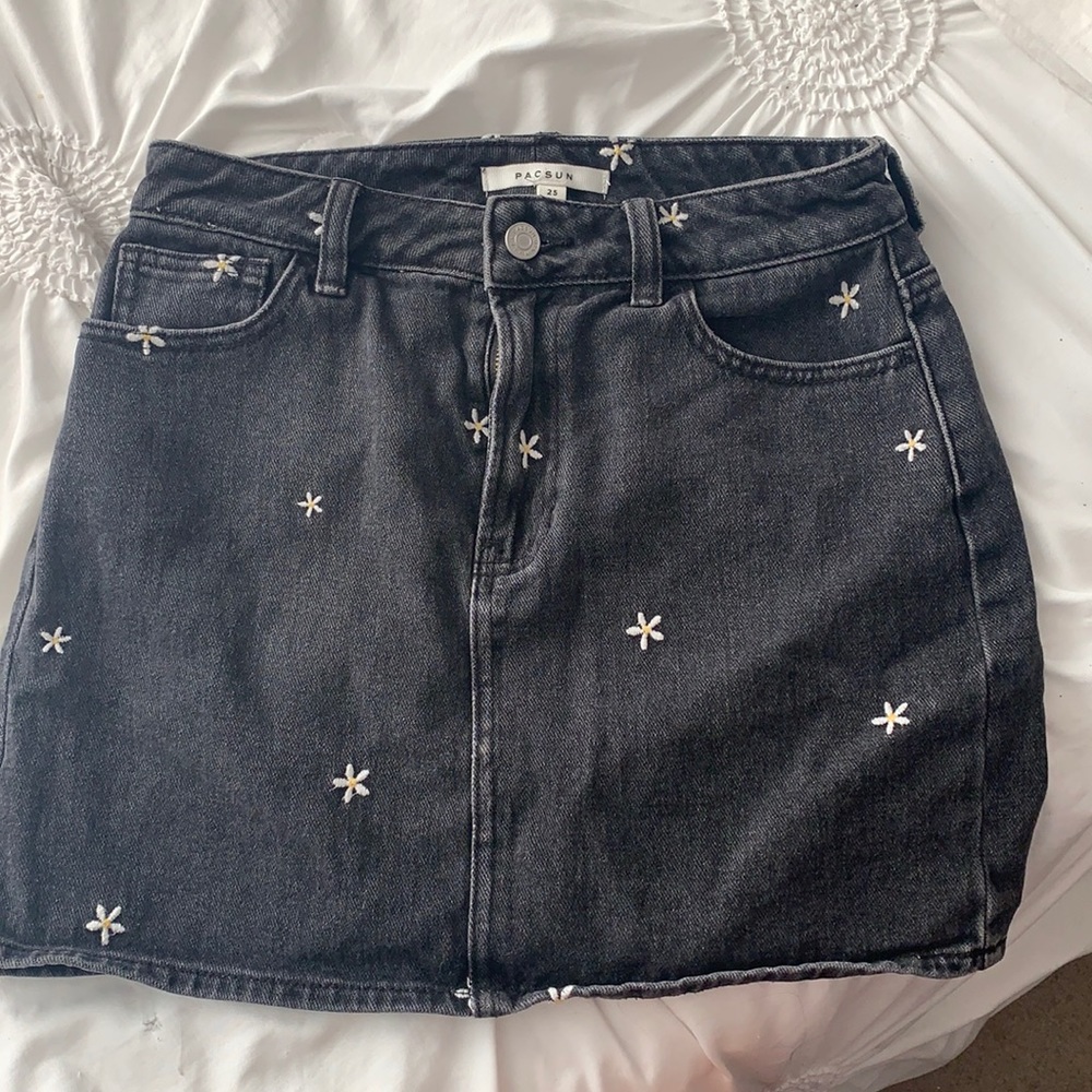 Pac-sun flower skirt 🌻